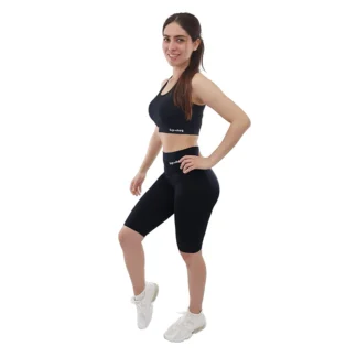 Conjunto deportivo top y capri negro